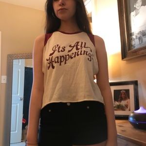 Cute casual sleeveless tee!